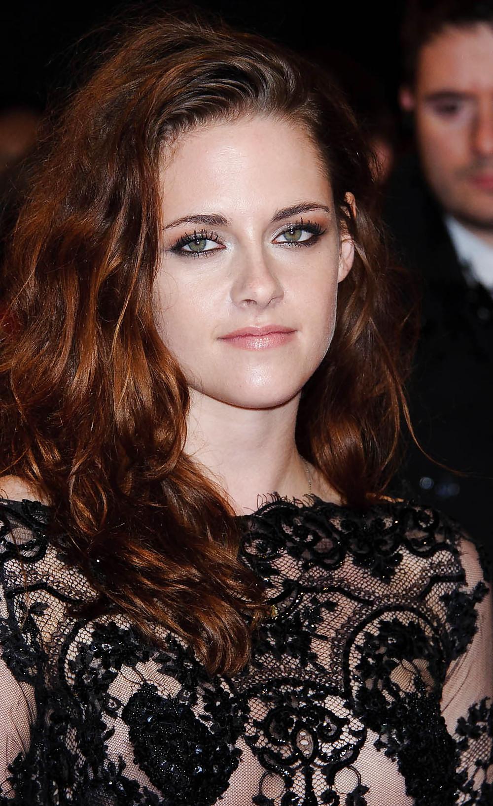 25P Kristen Stewart in a transparent dress