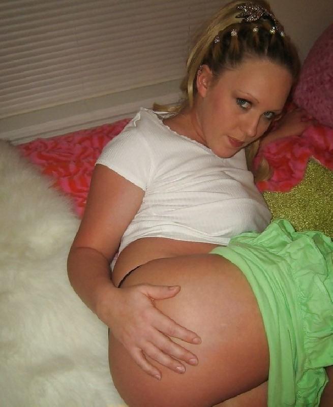 25P Blondie Busty Milf