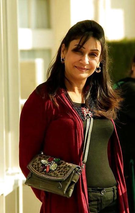 24P Pakistani Milf Shazia for big black cocks and cumshots