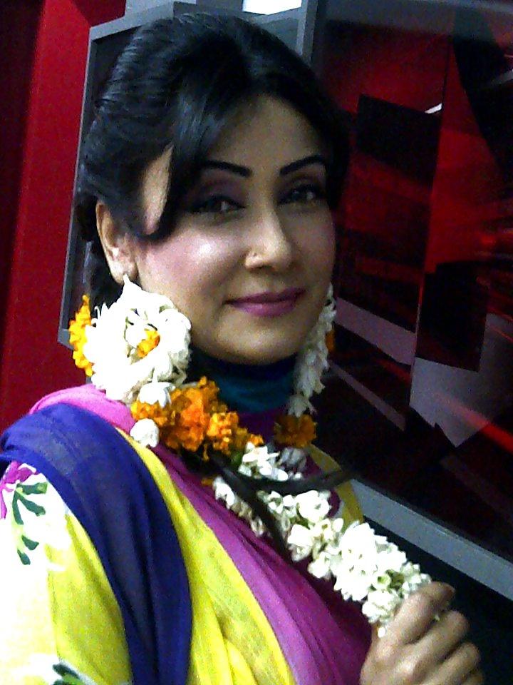 24P Pakistani Milf Shazia for big black cocks and cumshots