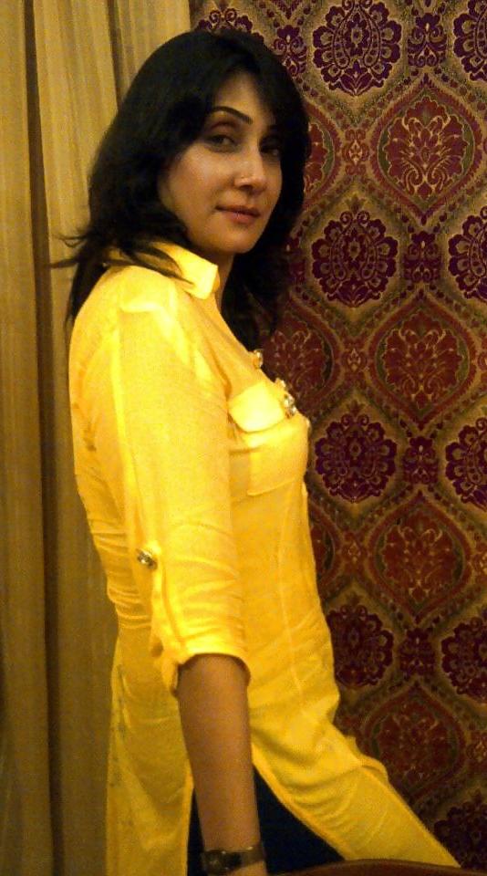 24P Pakistani Milf Shazia for big black cocks and cumshots