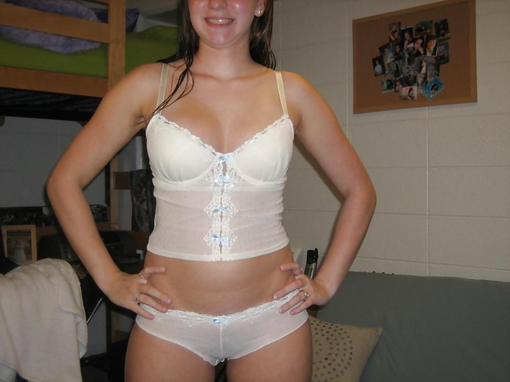 23P Chubby Busty Teen Slut Loves Pickles