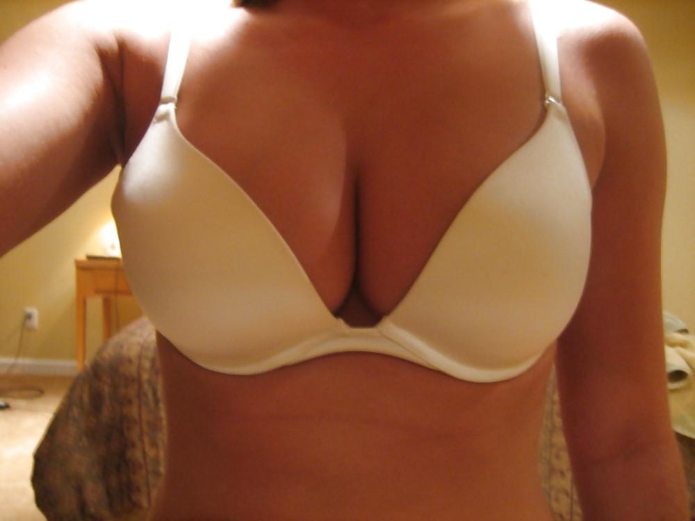 23P Chubby Busty Teen Slut Loves Pickles