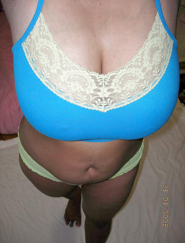14P Busty indian wife
