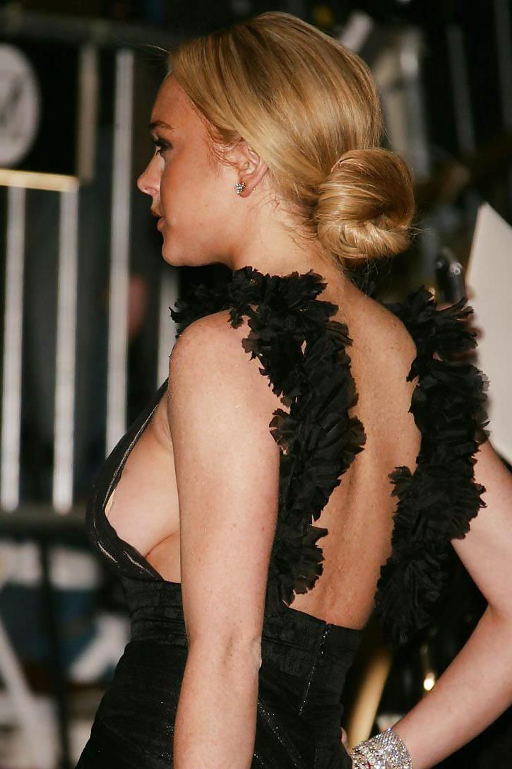 13P Lindsay Lohan ... In Sexy Black Dress