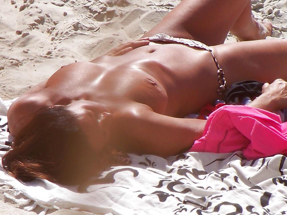 4P Sunny september on french beach2