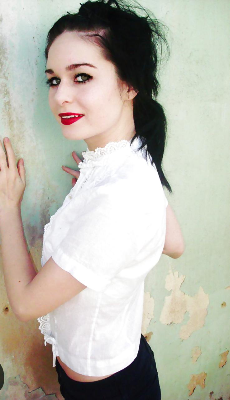 22P Slim sexy pale-skin brunette