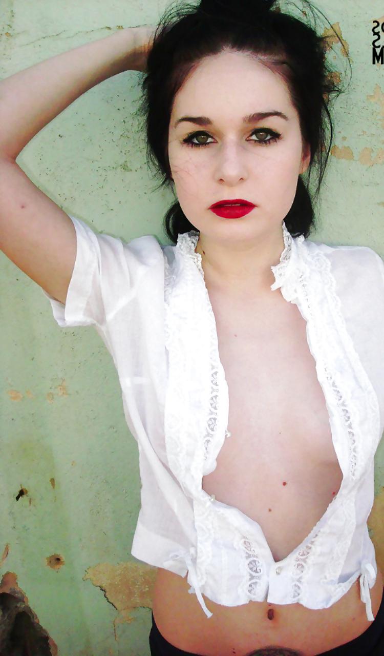 22P Slim sexy pale-skin brunette