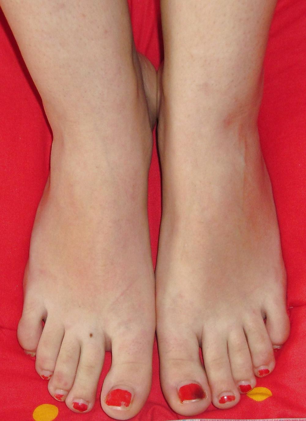 9P Dirty soles need thick cum.