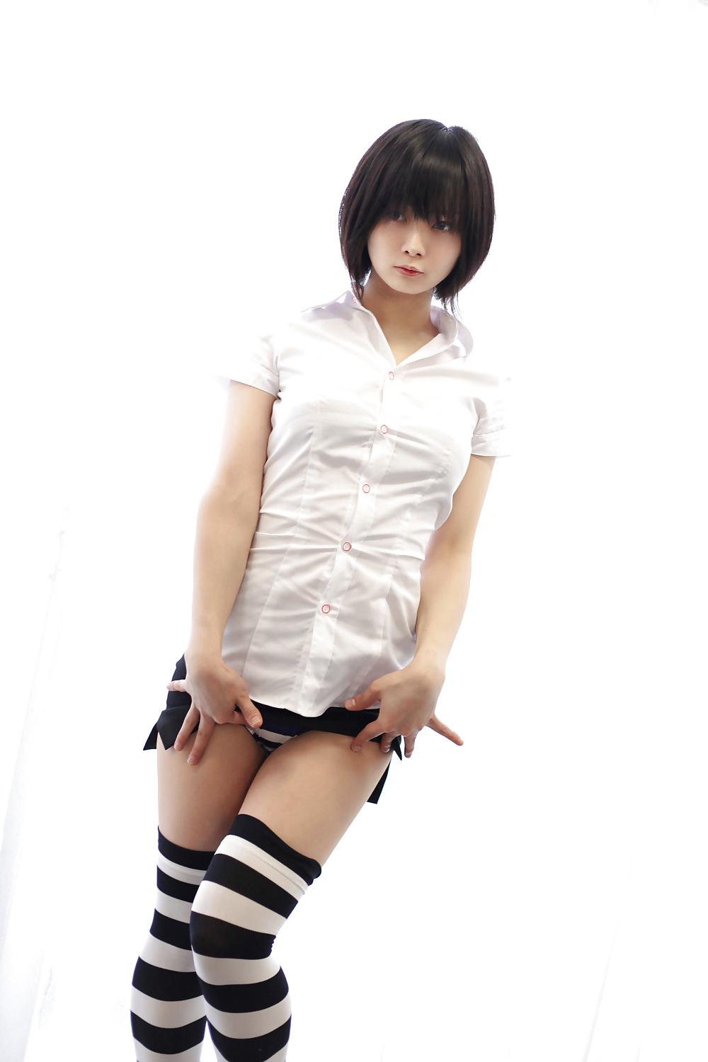 19P Sexy Japanese Cosplay Girls