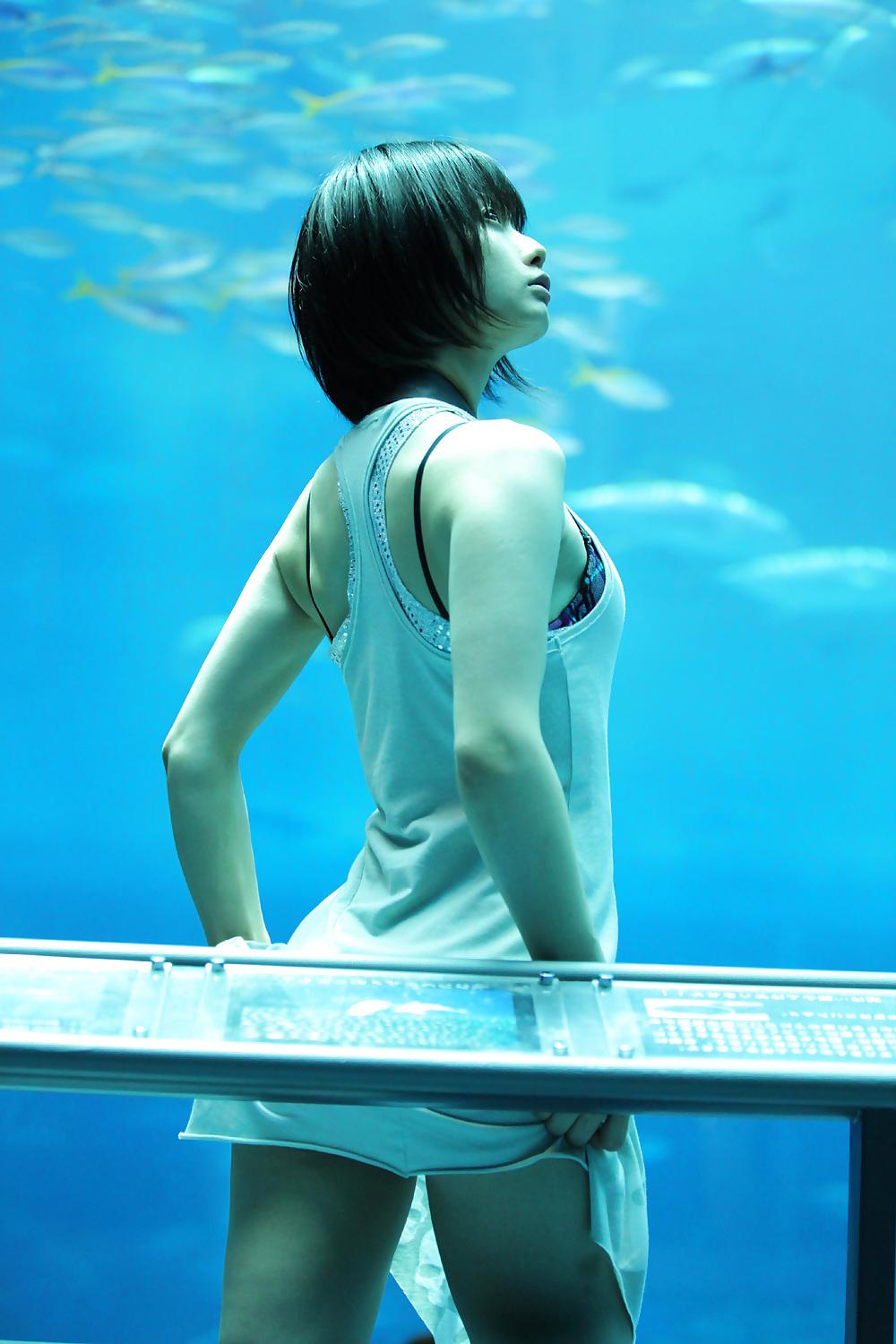 19P Sexy Japanese Cosplay Girls