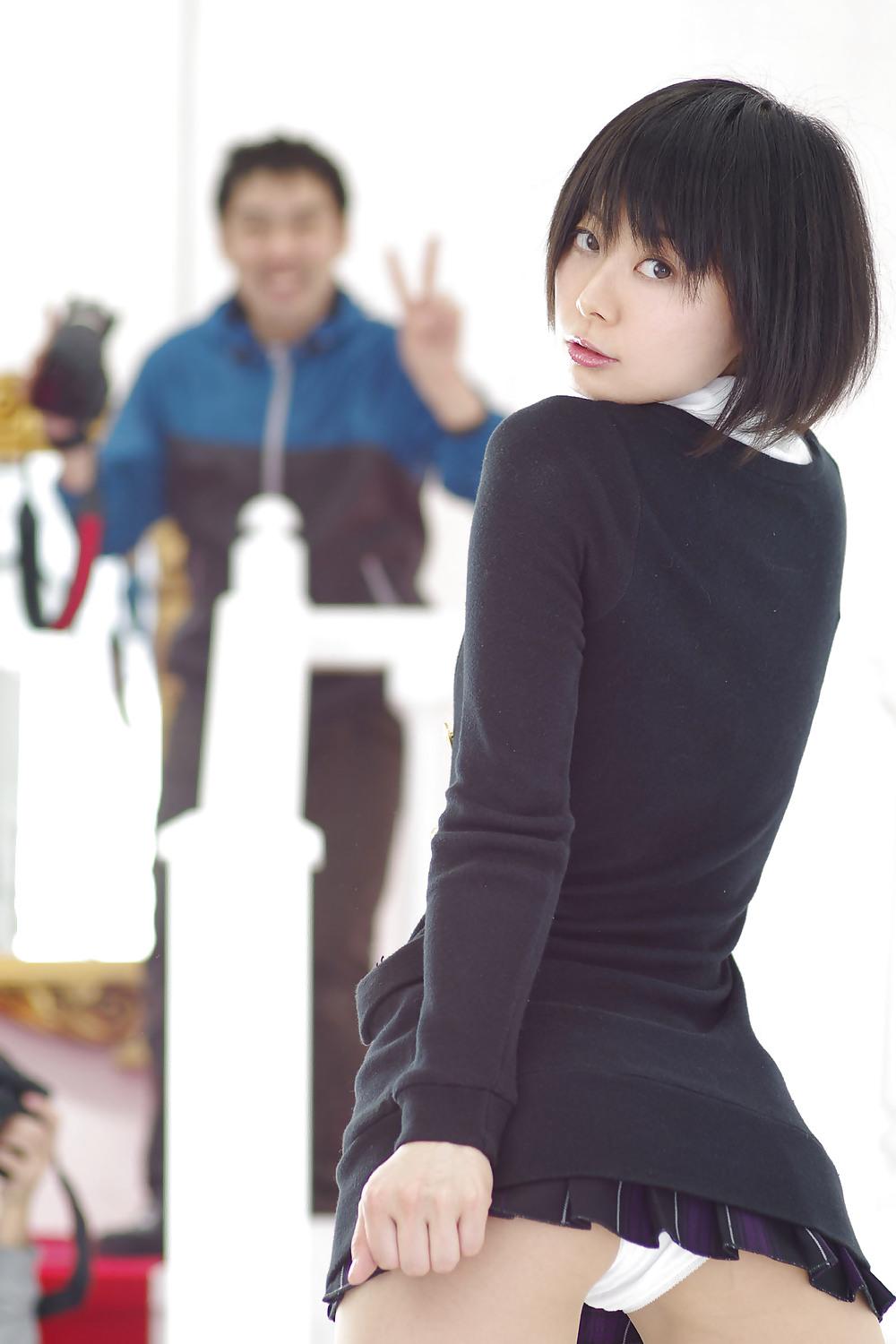 19P Sexy Japanese Cosplay Girls