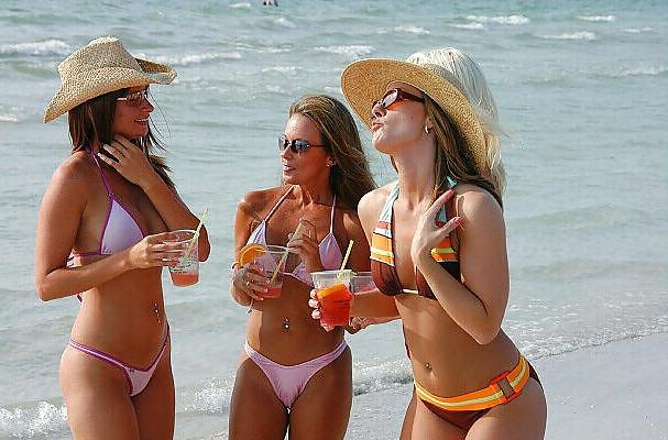 14P Four sexy lexbians 