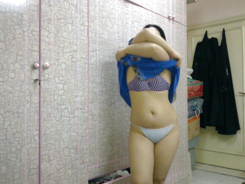 25P Juliet delrosario take off arab blue dress