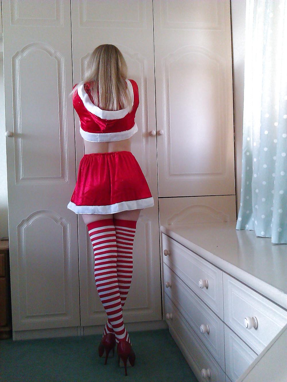 7P Santa dress-up Blonde Milf