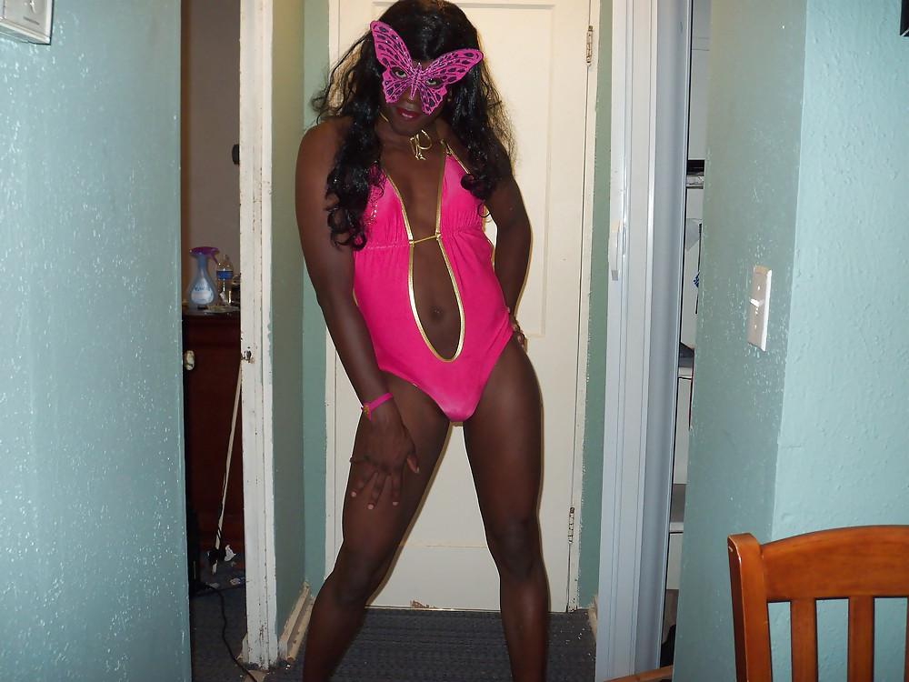 14P Pretty in Pink (Swimsuit Edition)