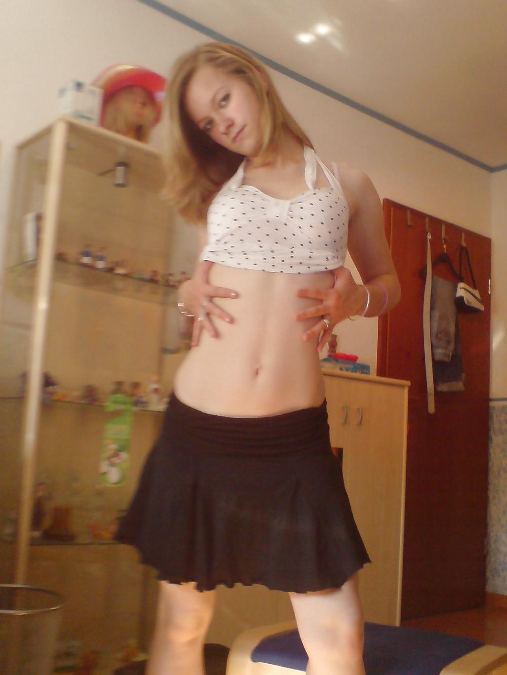 24P Cute Amateur Teeny with Amazing Body 