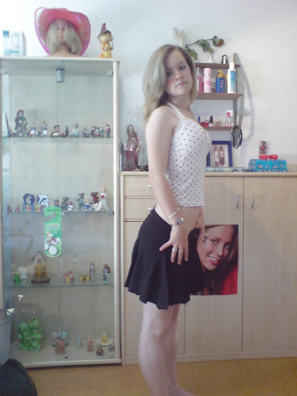 24P Cute Amateur Teeny with Amazing Body 
