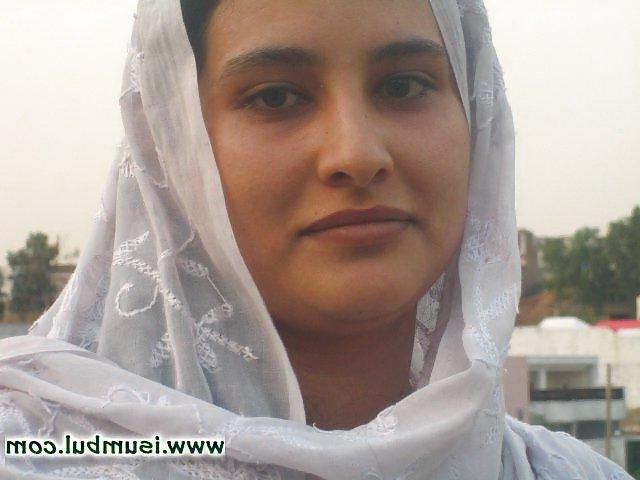 20P Beautiful Pakistani Village Girl Javeria