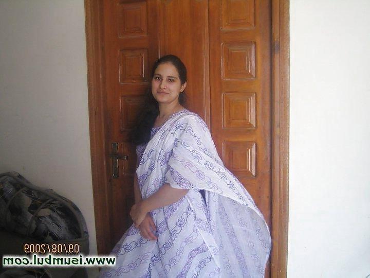 20P Beautiful Pakistani Village Girl Javeria