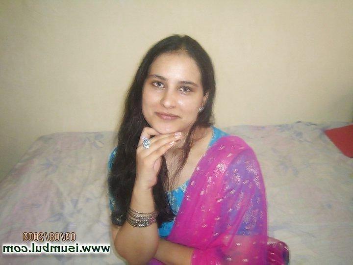 20P Beautiful Pakistani Village Girl Javeria