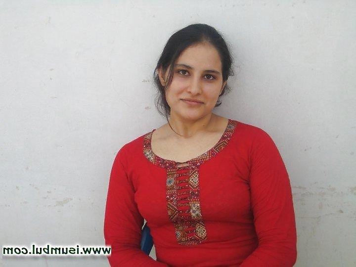 20P Beautiful Pakistani Village Girl Javeria