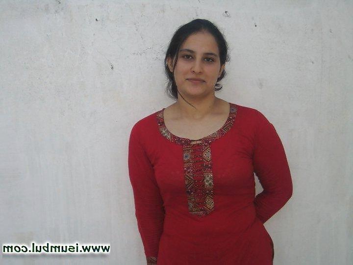 20P Beautiful Pakistani Village Girl Javeria