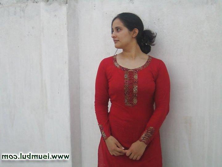 20P Beautiful Pakistani Village Girl Javeria