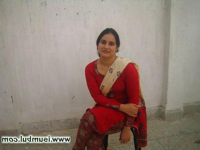 20P Beautiful Pakistani Village Girl Javeria