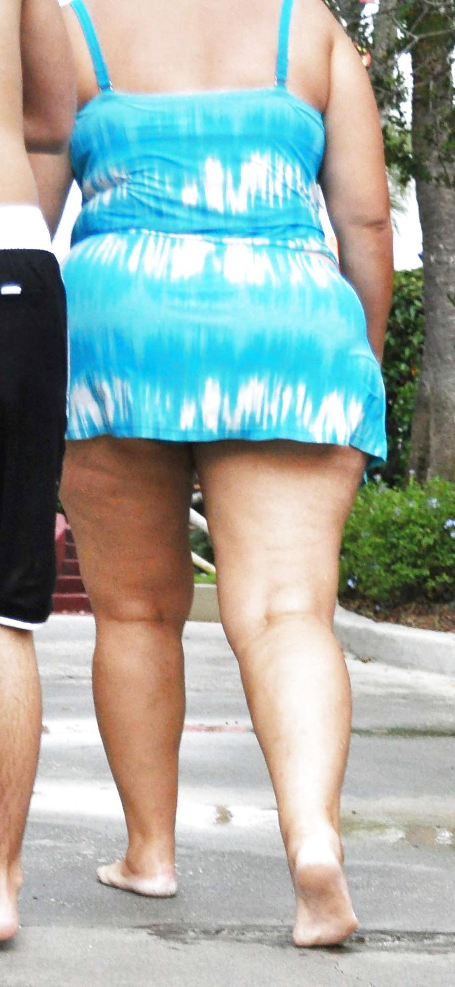 11P Thick MILF in SwimSuit