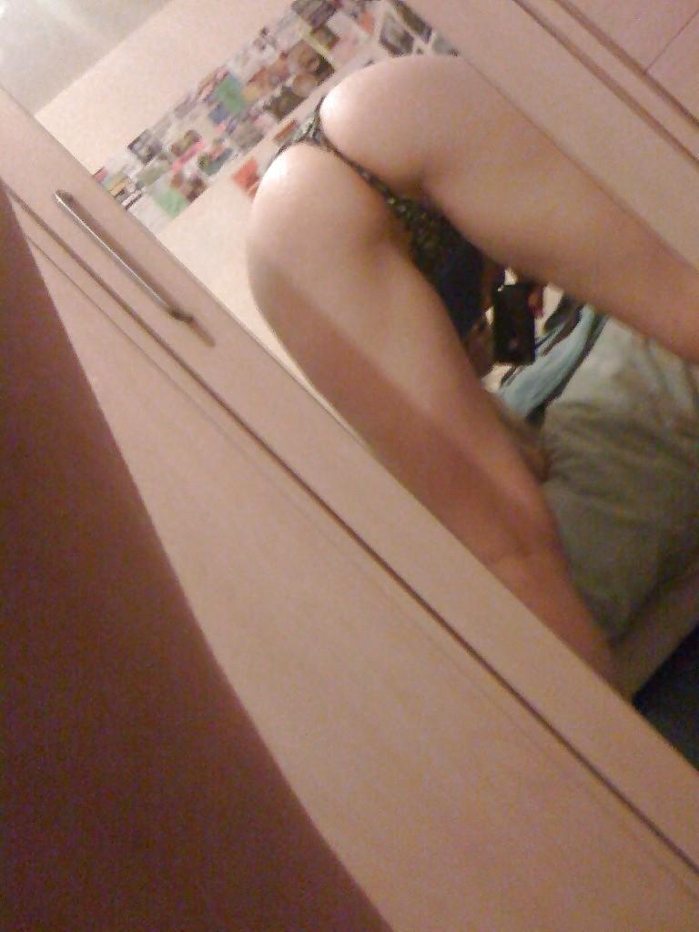 16P Self Shot Busty Teen