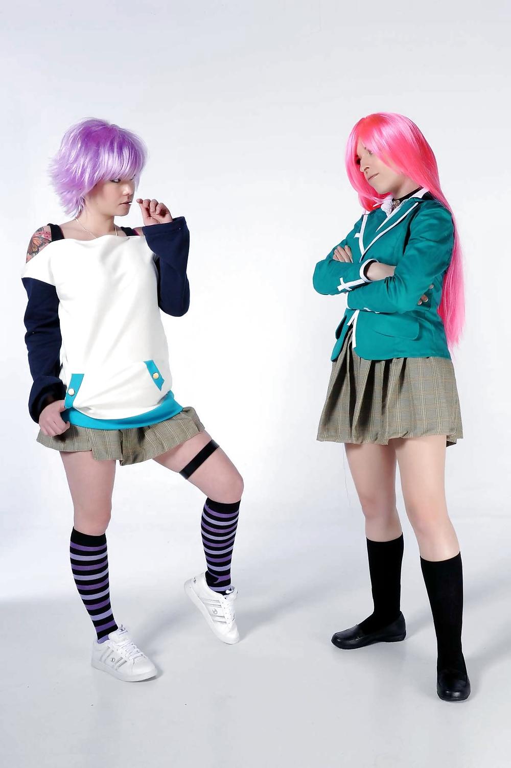 25P Hot lesbian cosplay