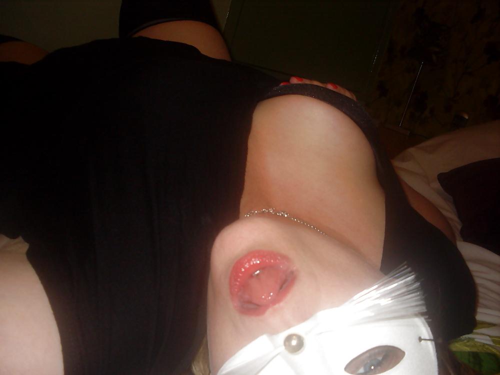 4P Looking for a stranger to meet me outdoors and fuck  me?