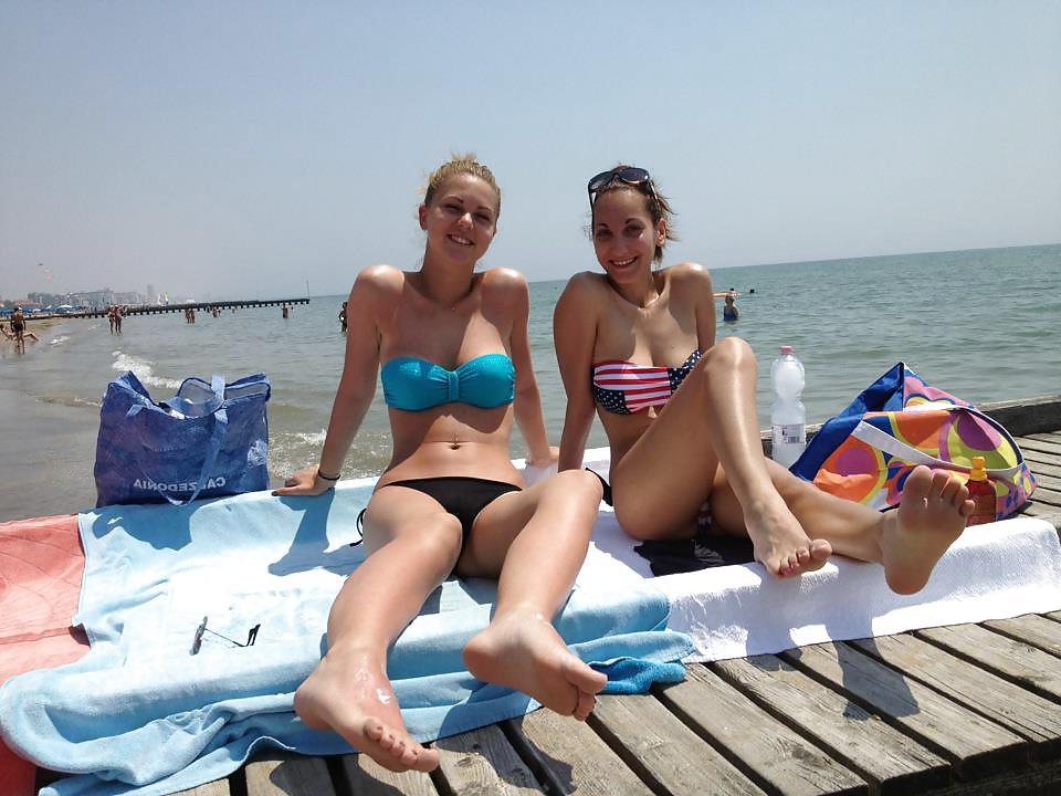 19P HORNY BEACH TEENS AND SLUTS 03 - DIRTY COMMENTS PLS