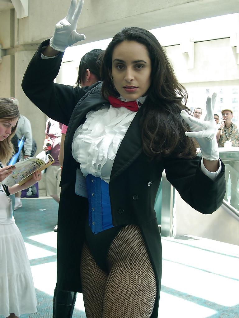 17P Sexy Girls in Costumes!