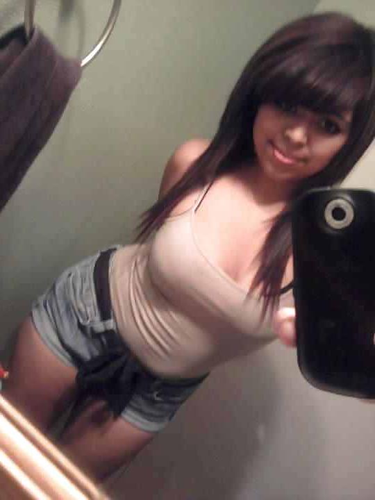 16P Mexican teen Brittany's beautiful feet and body
