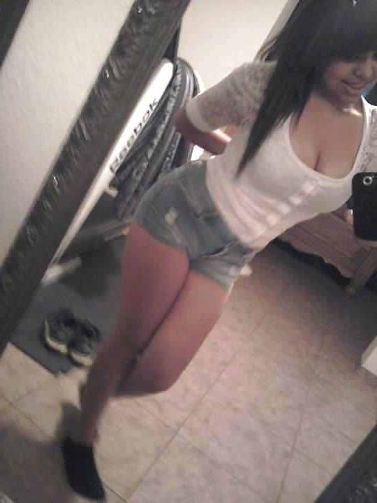 16P Mexican teen Brittany's beautiful feet and body