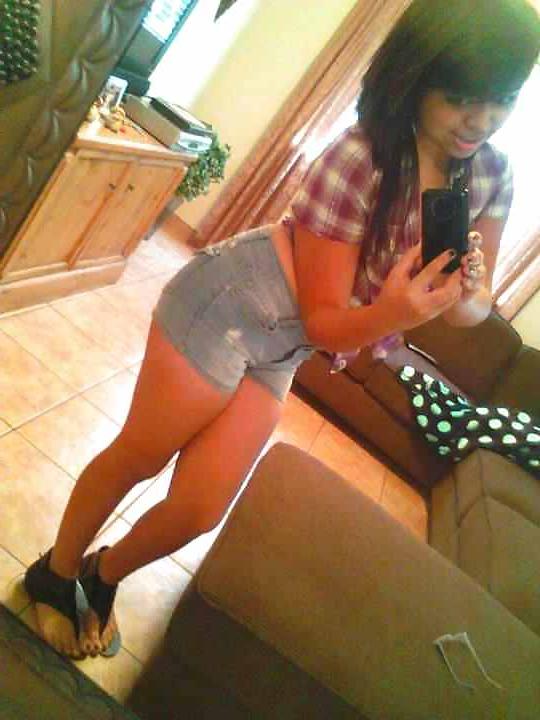 16P Mexican teen Brittany's beautiful feet and body