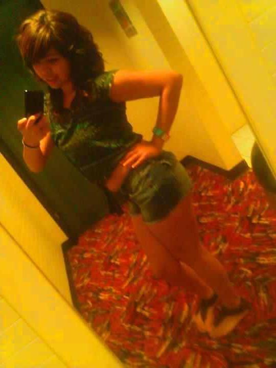 16P Mexican teen Brittany's beautiful feet and body