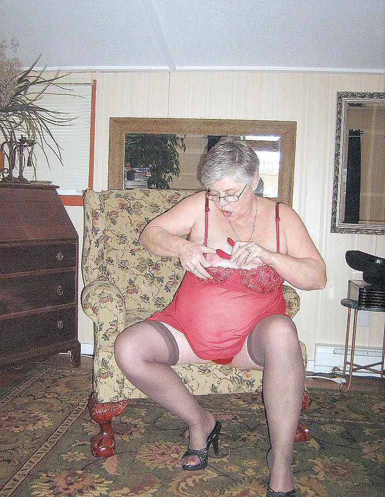 25P FRENCH OLD TART IN RED: JOSEE