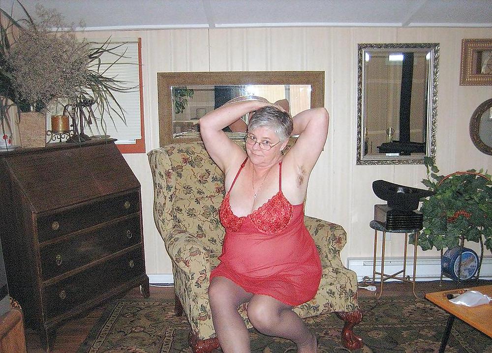 25P FRENCH OLD TART IN RED: JOSEE