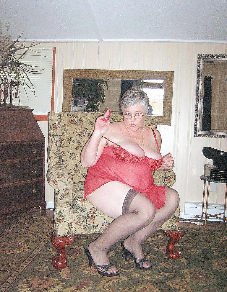 25P FRENCH OLD TART IN RED: JOSEE