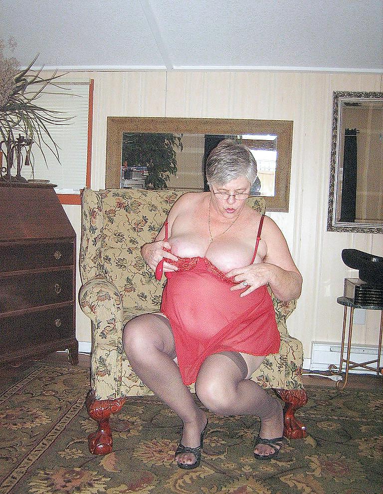 25P FRENCH OLD TART IN RED: JOSEE