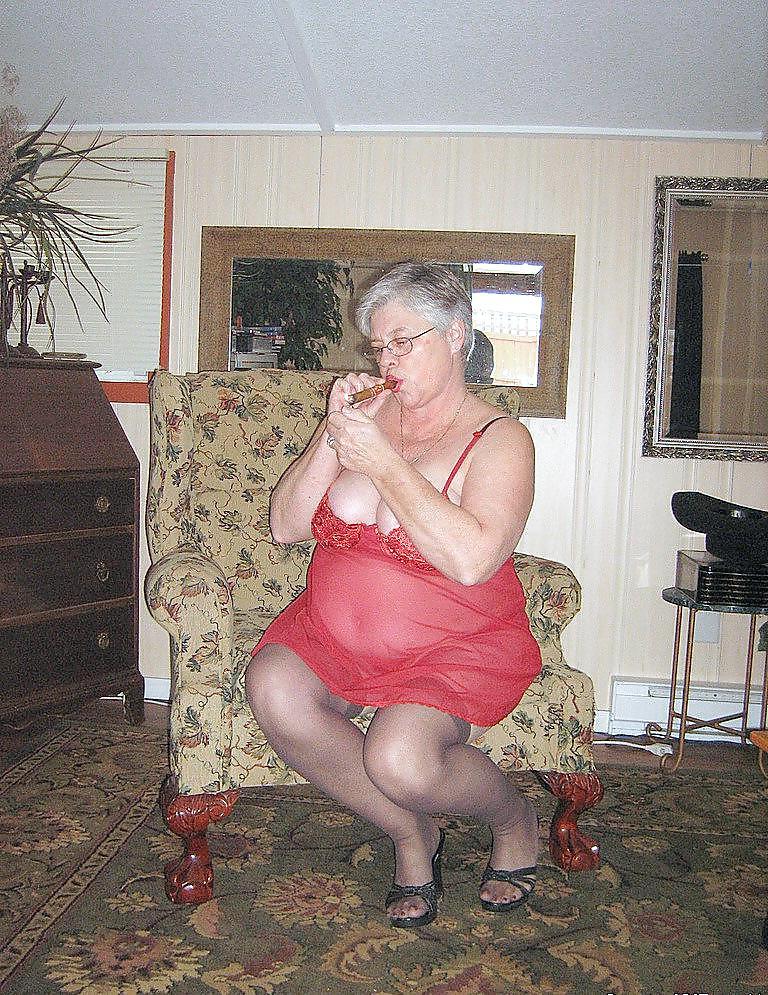 25P FRENCH OLD TART IN RED: JOSEE