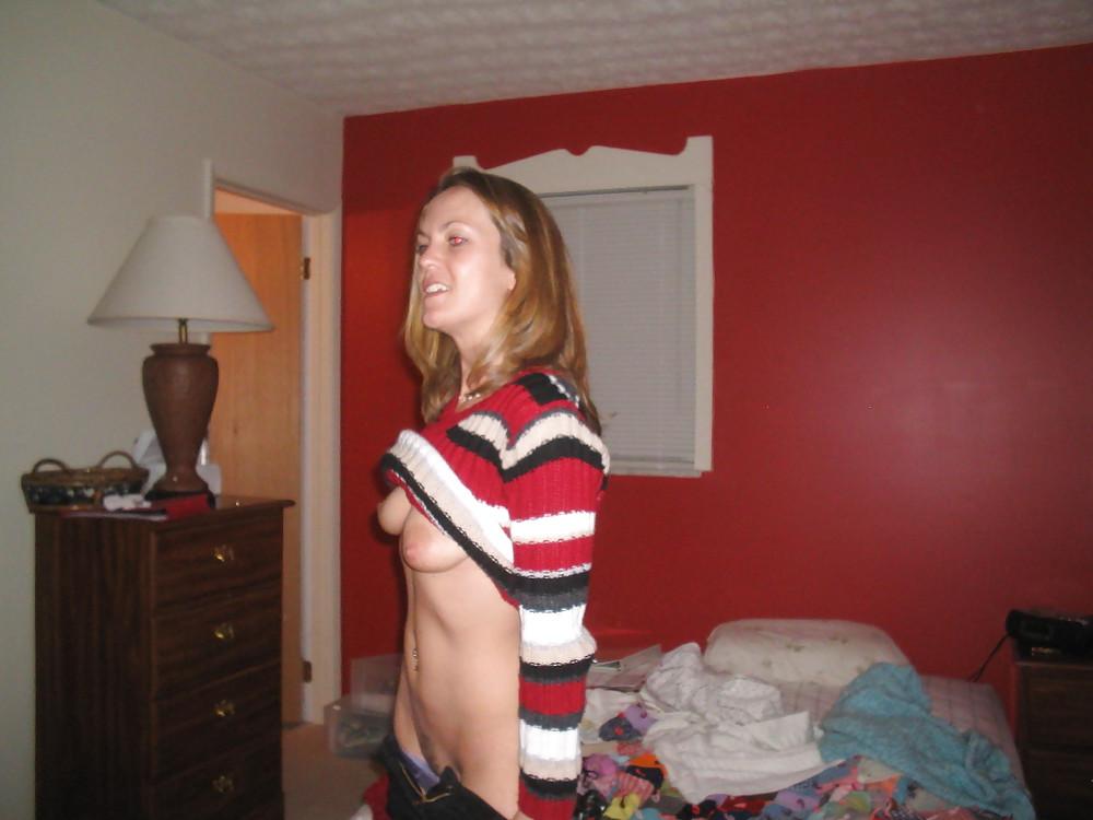 25P Dirty-Blonde Saggy Tit Milf