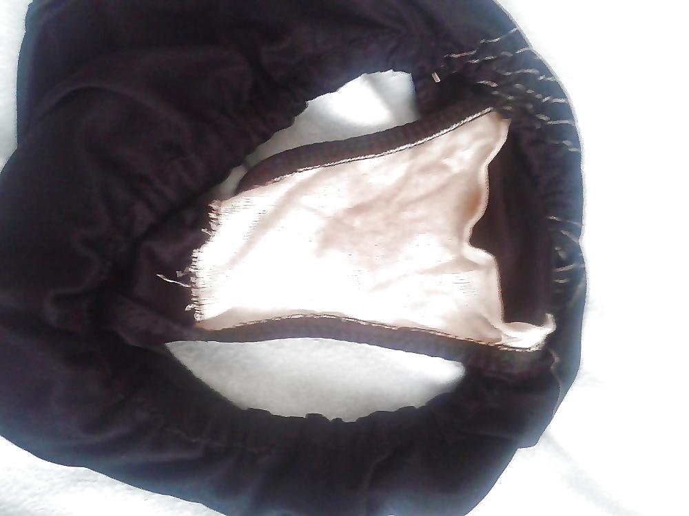 25P AngelaTV - Sniffing stolen dirty panties