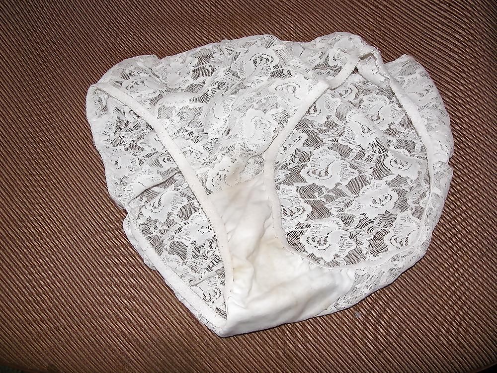 25P AngelaTV - Sniffing stolen dirty panties