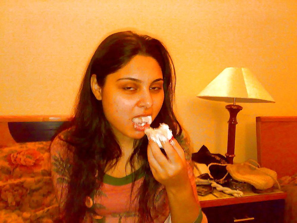 22P Pakistani women