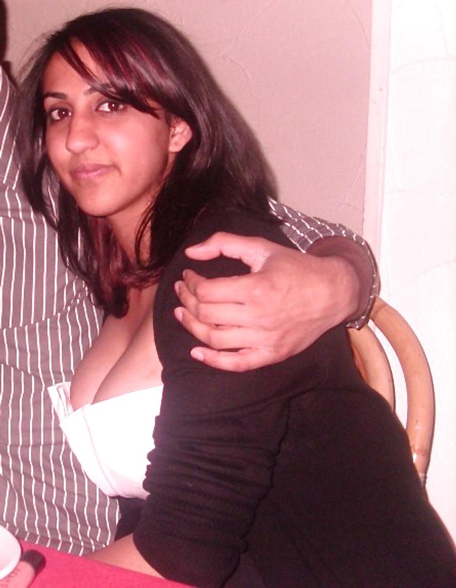 18P Indian Girl With Beautiful Busty Boobs 