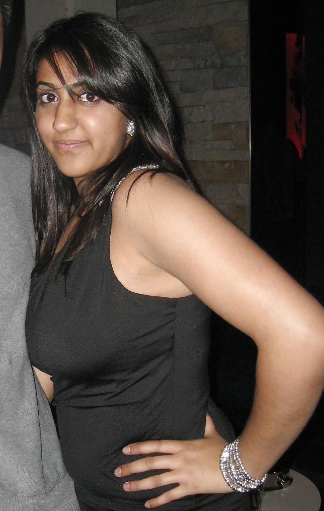 18P Indian Girl With Beautiful Busty Boobs 